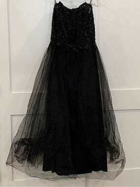 NWT Fashion Nova Black Strapless Timeless Charm Glitter Gown. Women’s Size 3X.